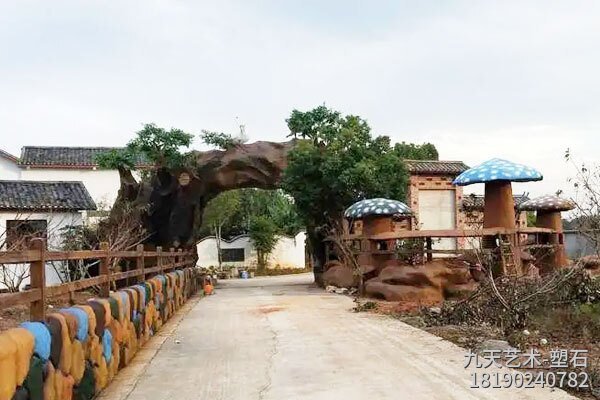 水泥假树景观大门，因其在造型、尺寸、材料、工艺上差异较大，价格请电询