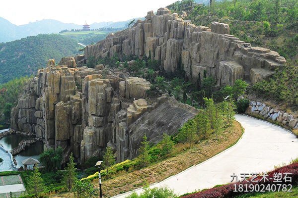 水泥假山公路护坡图片